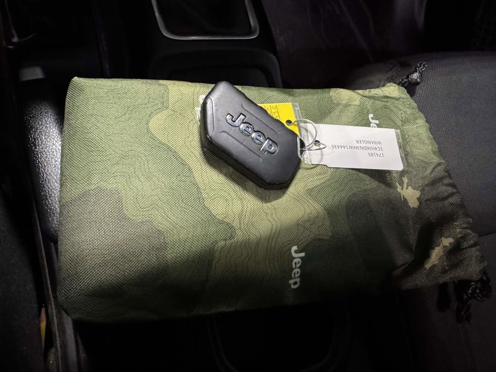 Used 2022 Jeep Wrangler Unlimited Sport image 31