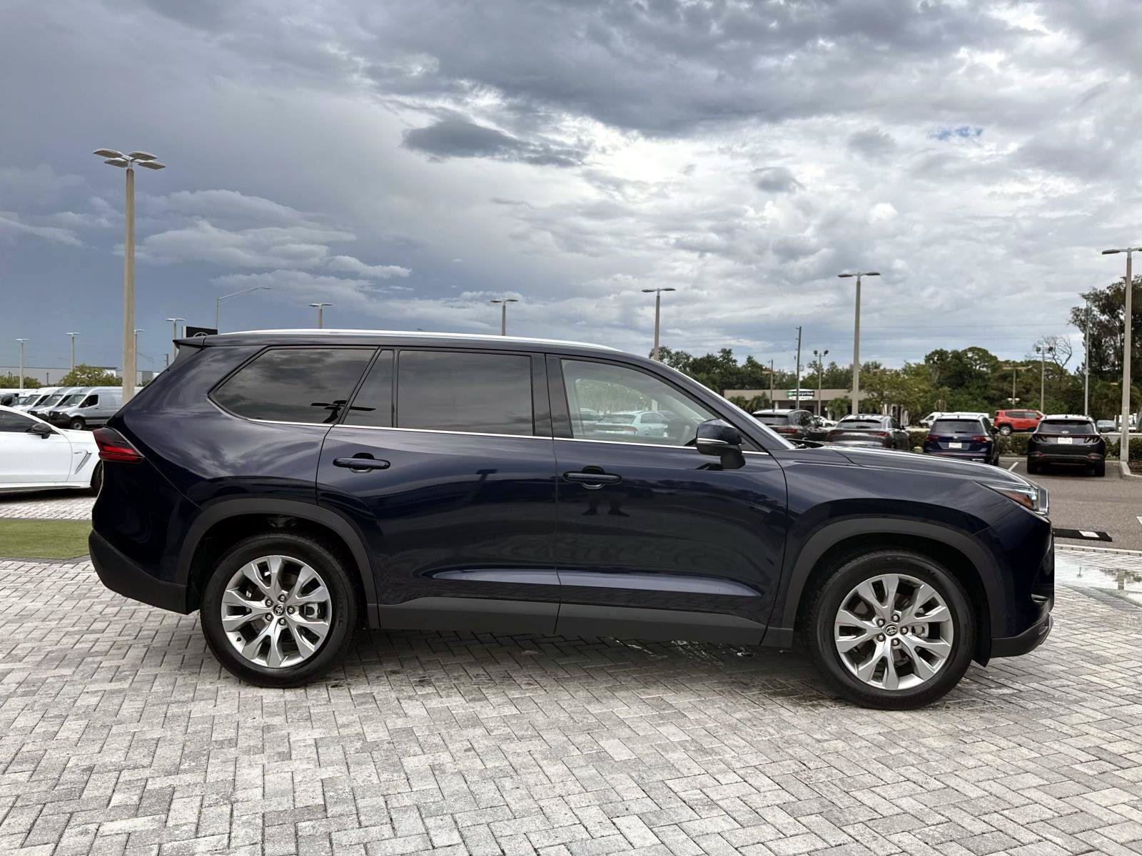 Used 2025 Toyota Grand Highlander AWD image 6