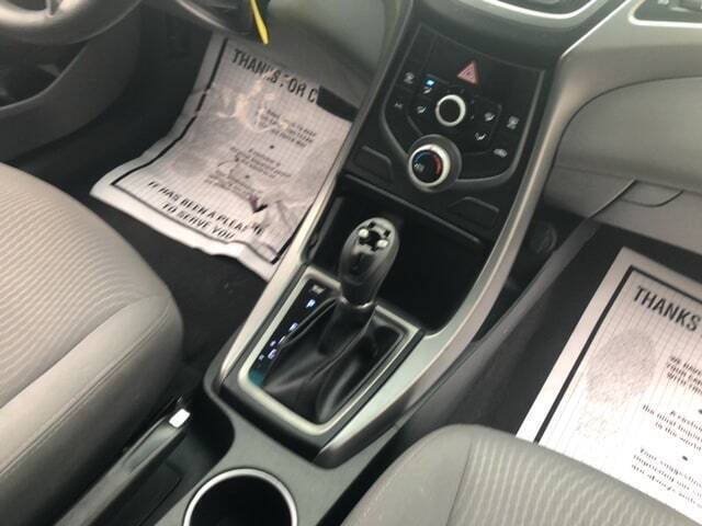 Used 2014 Hyundai Elantra SE FWD image 19
