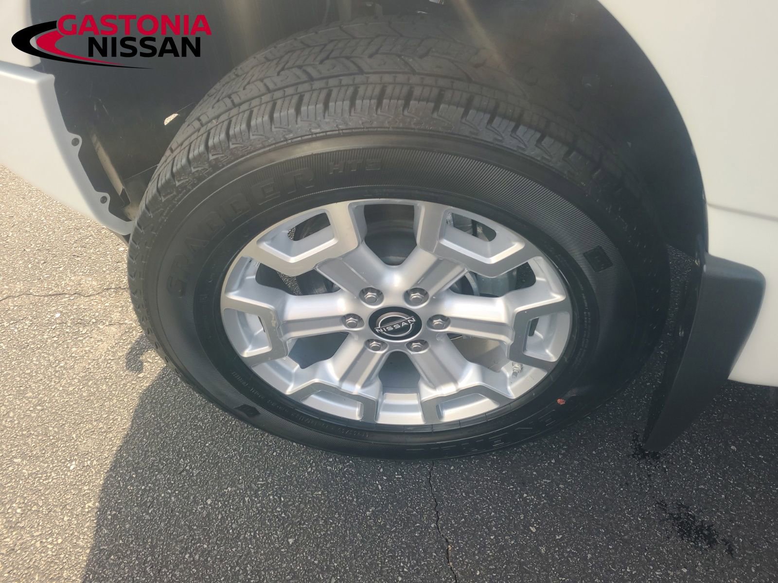 Used 2024 Nissan Titan SV w/ SV Convenience Package image 23