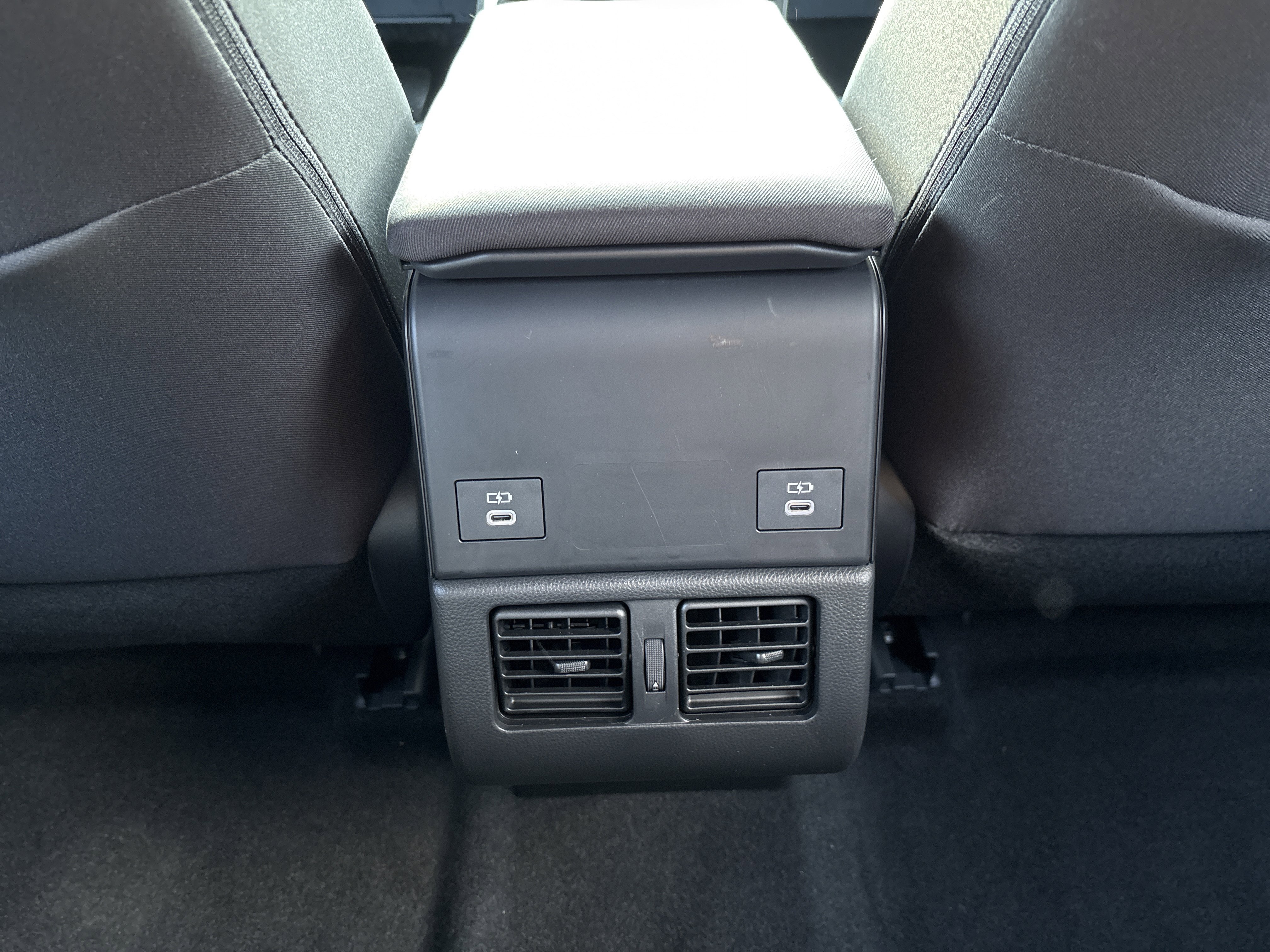 Used 2025 Subaru Solterra Premium w/ Premium Convenience Package image 17