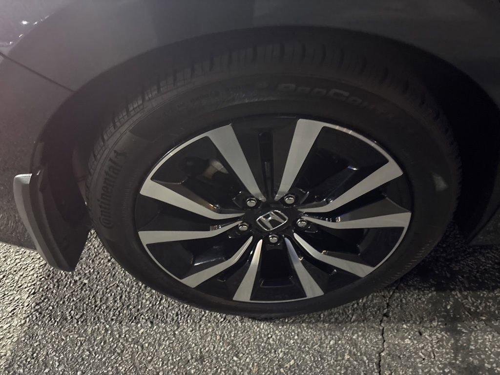 Used 2024 Honda Civic EX-L image 9