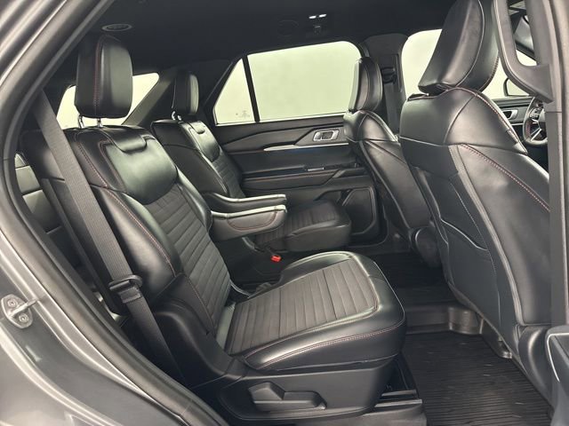 Used 2025 Ford Explorer ST-Line w/ Premium Package image 14