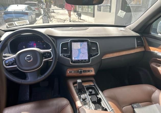 Used 2023 Volvo XC90 T8 Plus w/ Protection Package AWD/4WD image 3