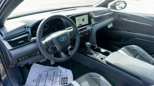 New 2026 Toyota Camry SE w/ Convenience Package FWD image 9