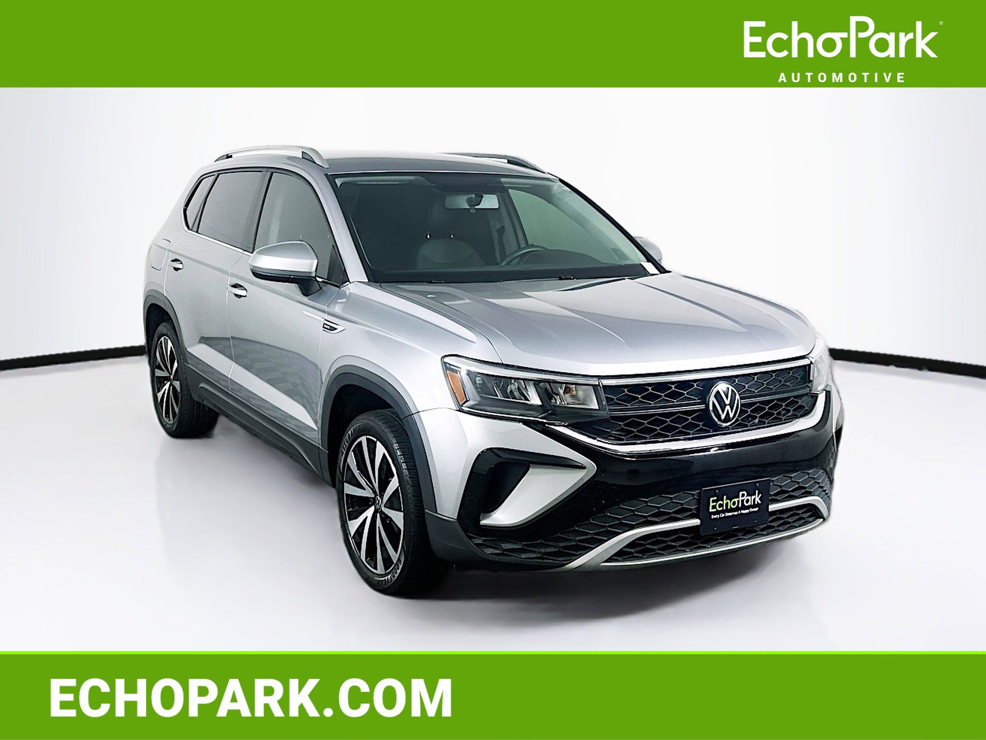 Used 2022 Volkswagen Taos SE FWD image 1