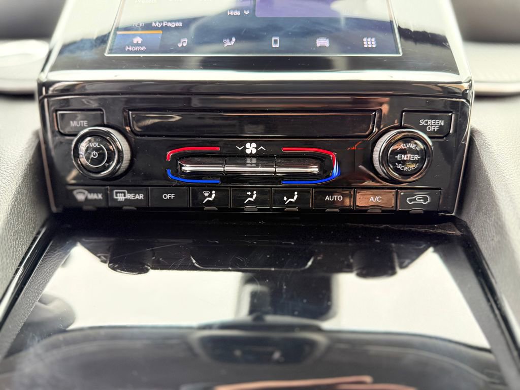 Used 2023 Jeep Grand Cherokee Laredo AWD/4WD image 20