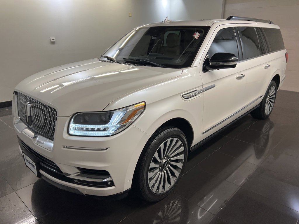 Used 2018 Lincoln Navigator L Reserve w/ Technology Package image 3