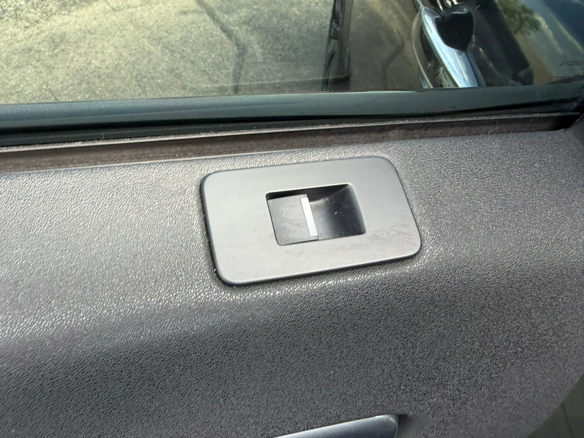 Used 2016 Land Rover Discovery Sport HSE Luxury image 28