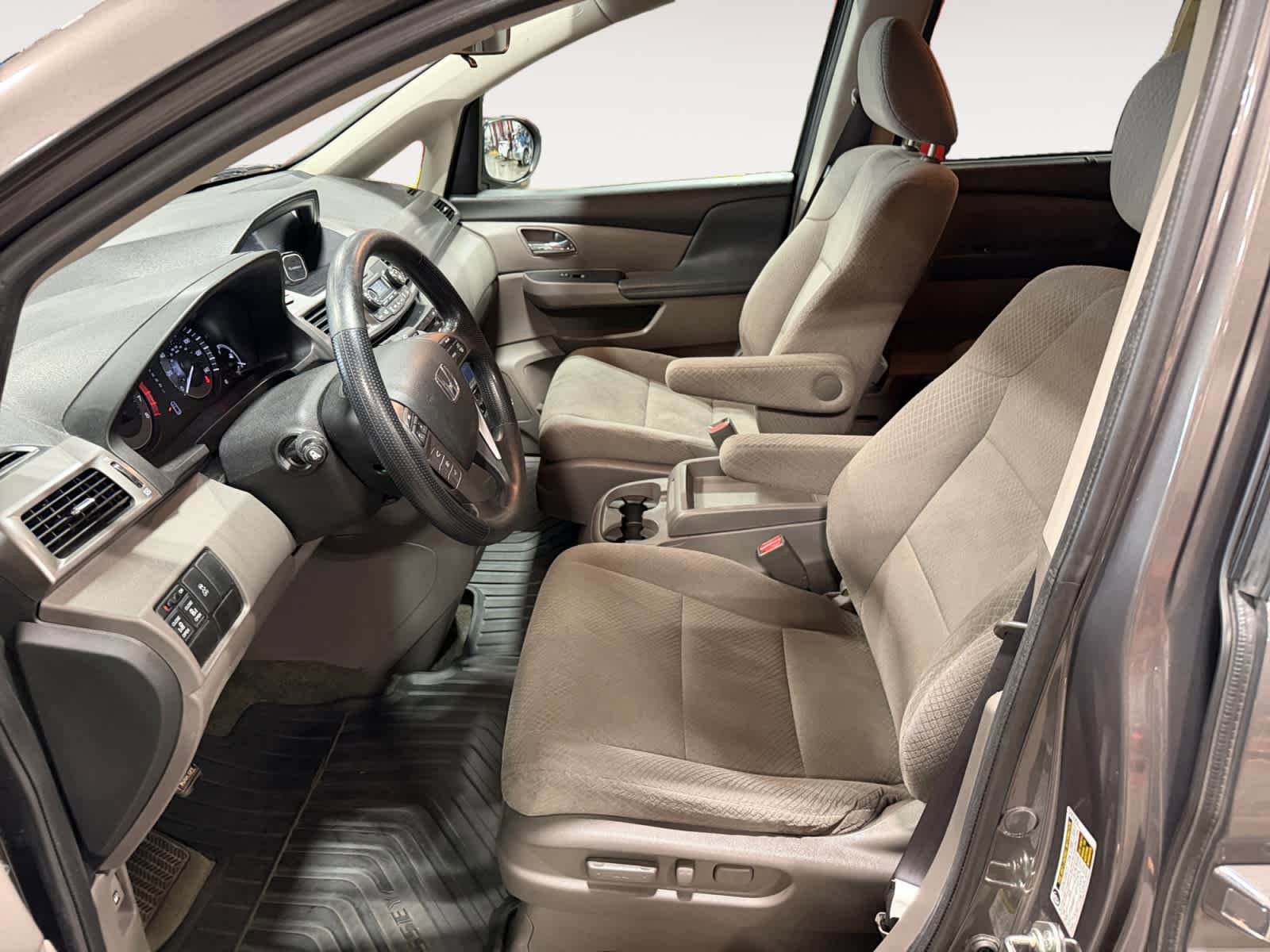 Used 2016 Honda Odyssey SE image 10