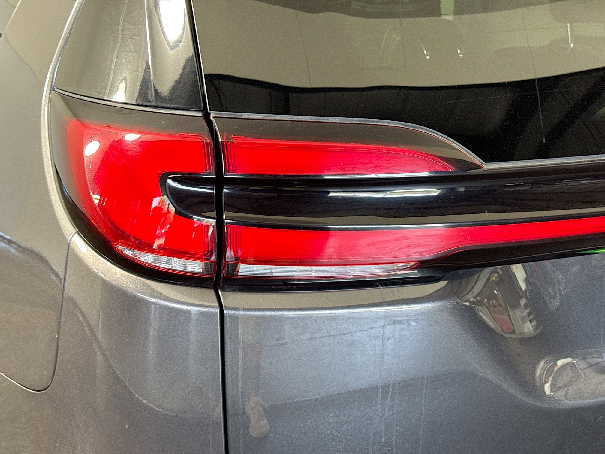 Used 2023 Chrysler Pacifica Touring-L image 34