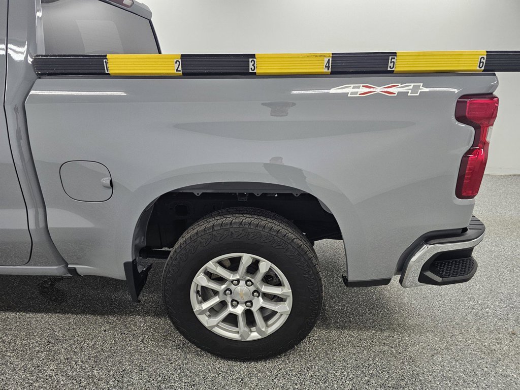 Used 2024 Chevrolet Silverado 1500 LT AWD/4WD image 9