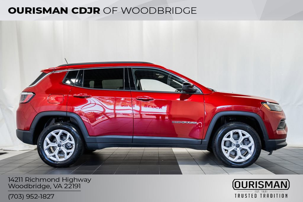 Certified 2025 Jeep Compass Latitude w/ Sun & Sound Group image 3