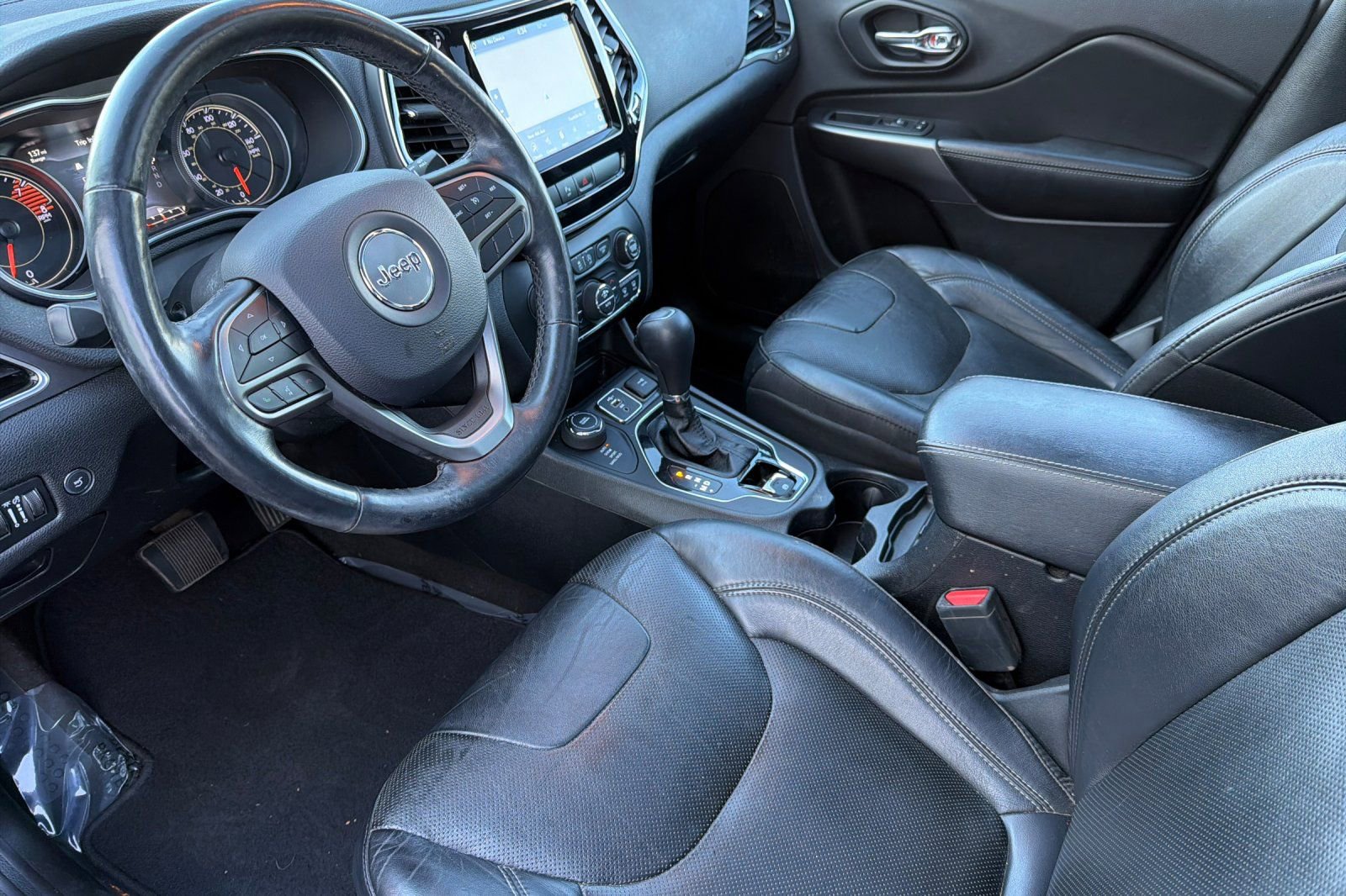 Used 2020 Jeep Cherokee Limited image 10