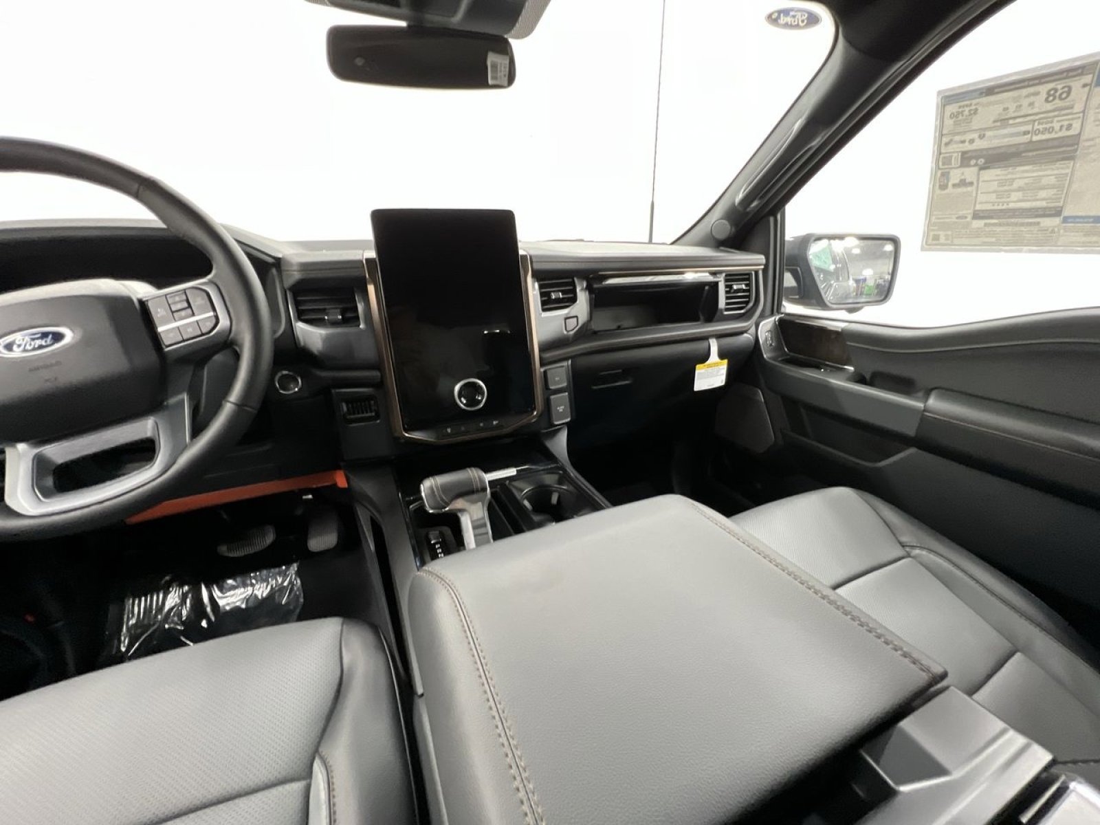 Used 2023 Ford F150 Lightning Lariat image 4