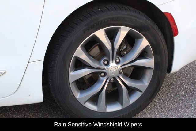Used 2020 Chrysler Pacifica Limited FWD image 39