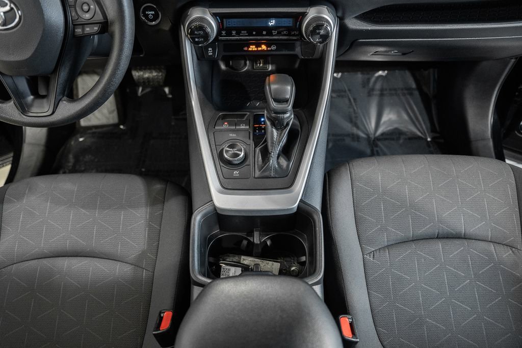 Used 2025 Toyota RAV4 XLE image 22