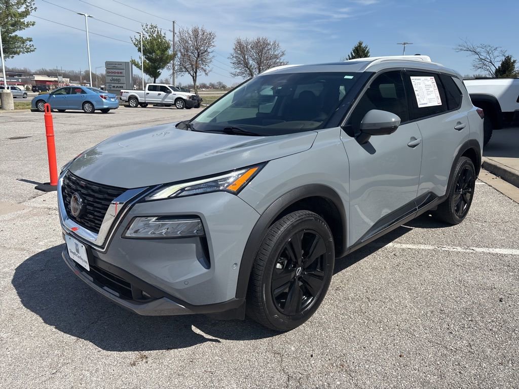 Used 2022 Nissan Rogue SL w/ SL Premium Package image 13