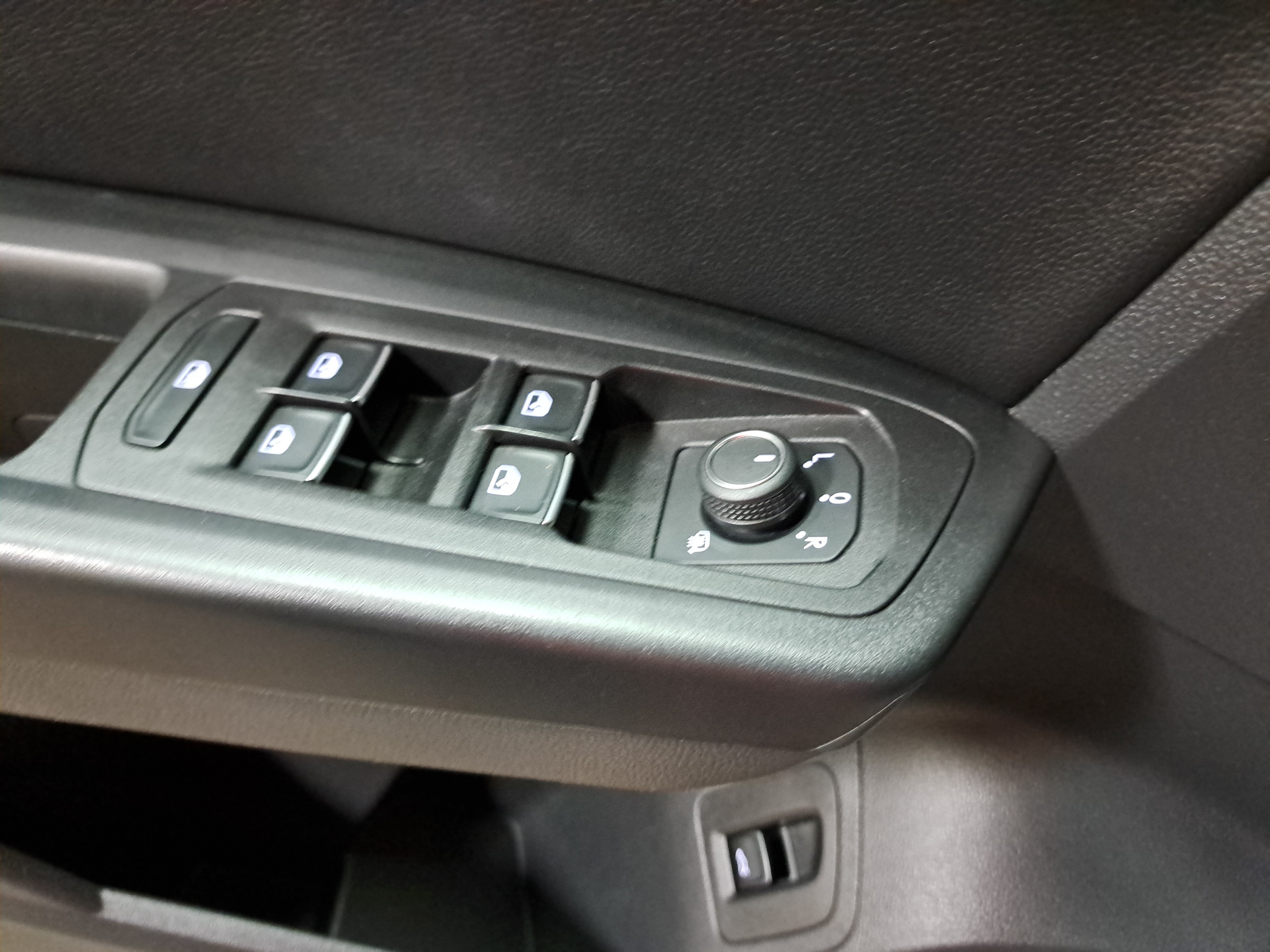 Used 2019 Volkswagen Atlas SEL Premium AWD/4WD image 28