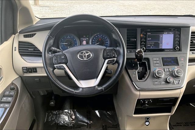 Used 2019 Toyota Sienna XLE w/ XLE Navigation Package image 5