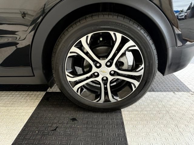 Used 2020 Chevrolet Bolt Premier w/ Infotainment Package FWD image 10