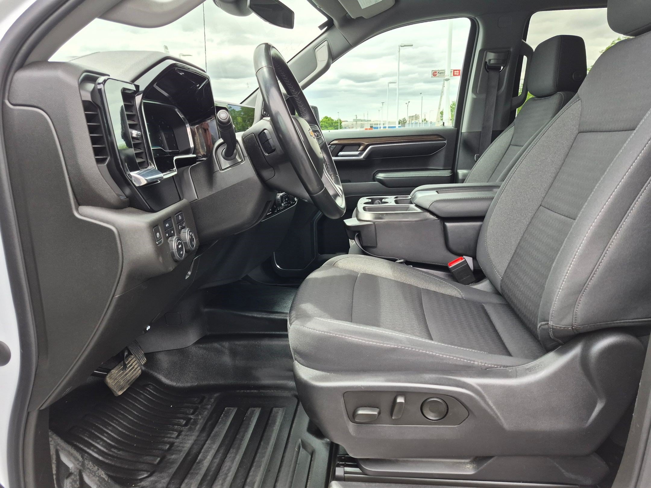 Used 2023 Chevrolet Silverado 1500 LT w/ Work Truck Package AWD/4WD image 17