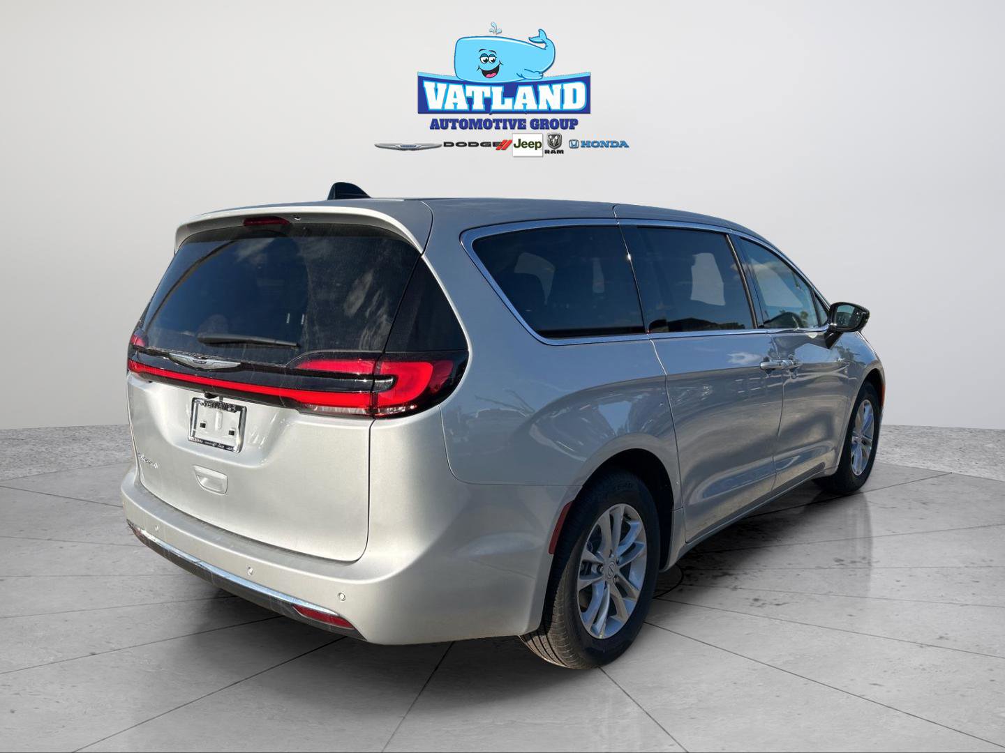 New 2026 Chrysler Pacifica Select image 5