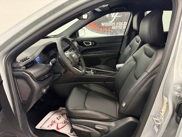 New 2026 Jeep Compass Latitude image 10