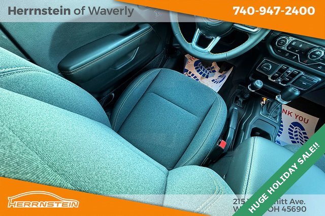 Used 2024 Jeep Wrangler Sahara image 14