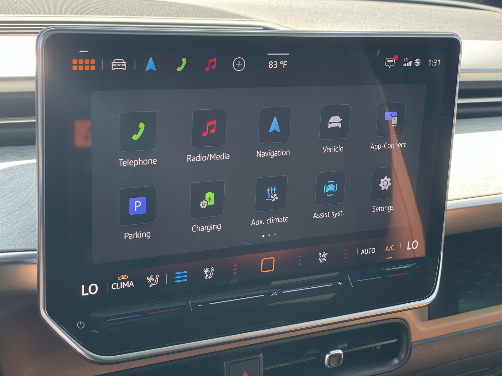 Certified 2025 Volkswagen ID. Buzz Pro S Plus AWD/4WD image 11
