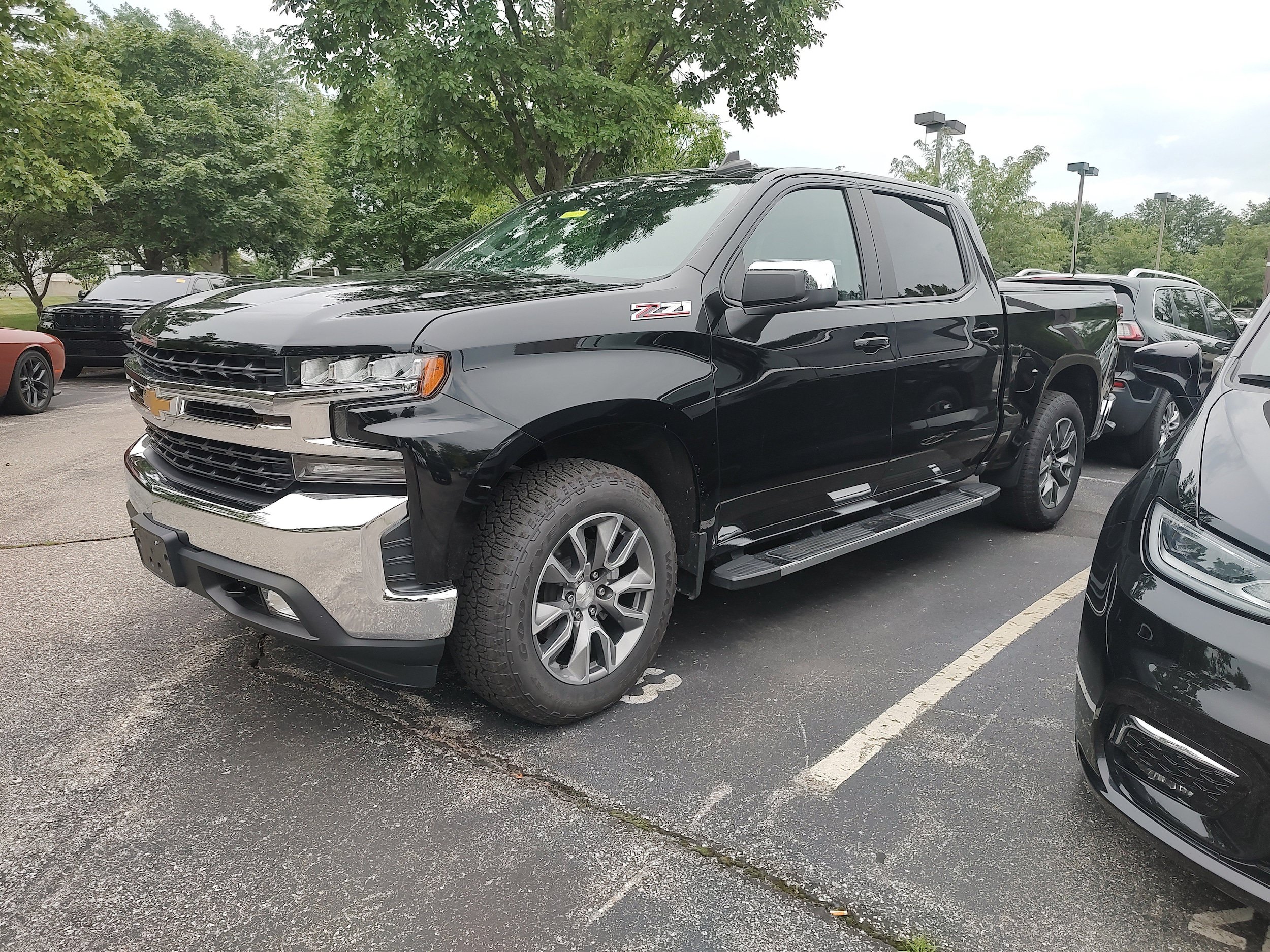 Used 2019 Chevrolet Silverado 1500 LT w/ All-Star Edition AWD/4WD image 1