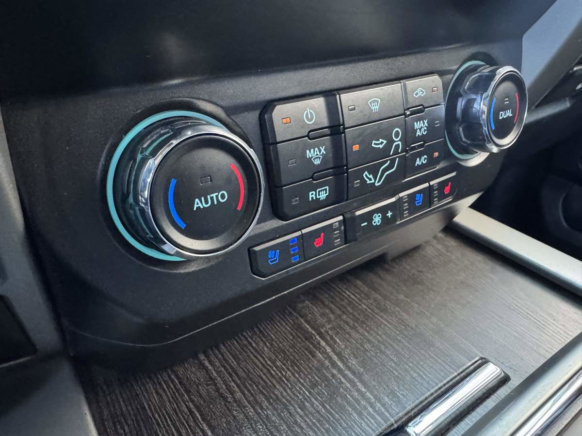 Used 2021 Ford F250 Lariat image 29