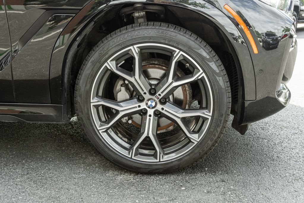 Used 2022 BMW X6 xDrive40i AWD/4WD image 4