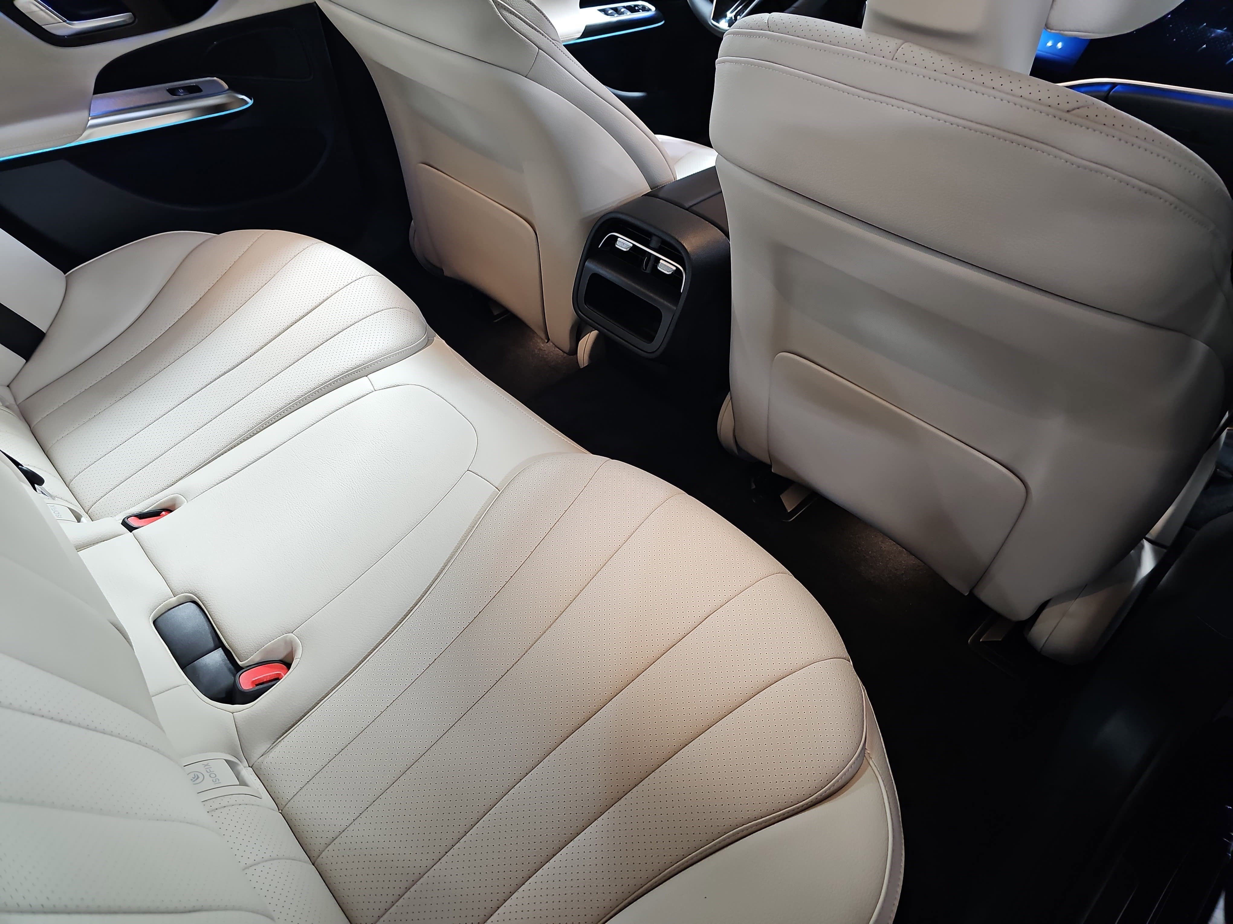 New 2026 Mercedes-Benz E 450 4MATIC Sedan image 11