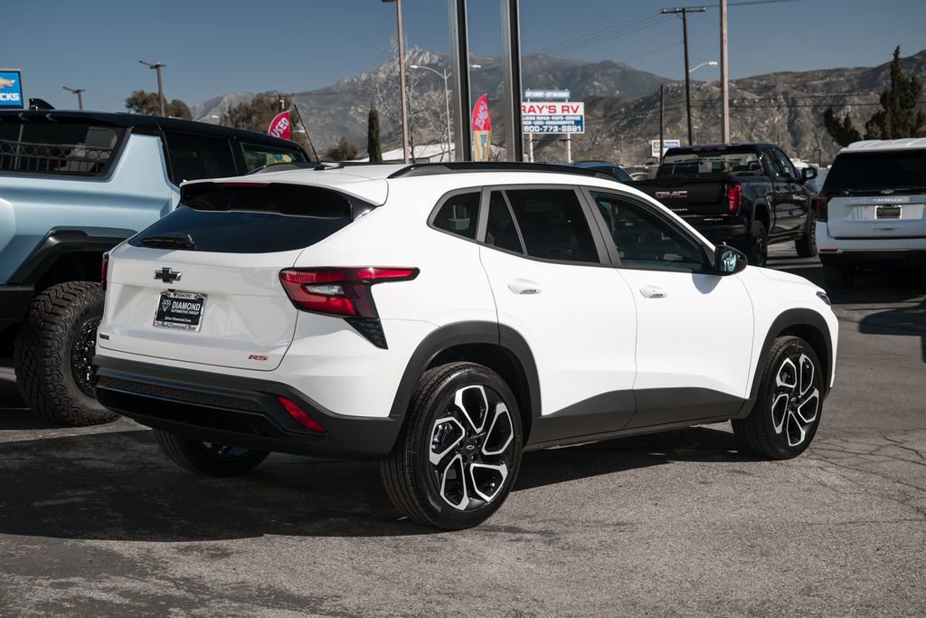 New 2026 Chevrolet Trax RS w/ Driver Confidence Package FWD image 5