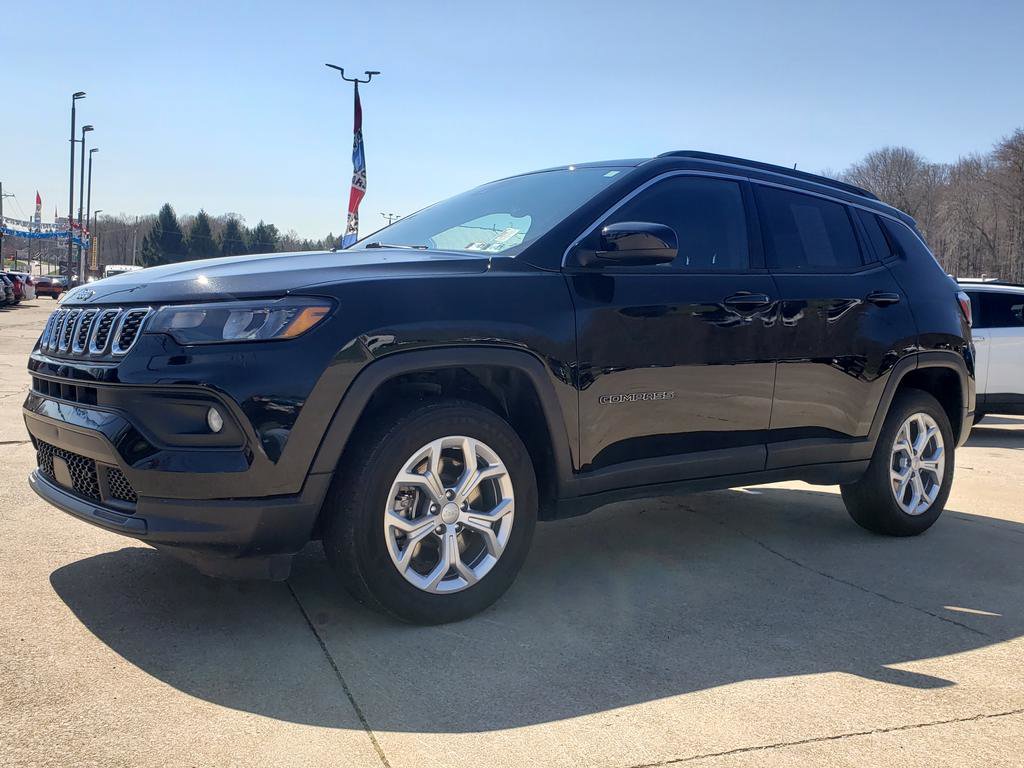 Used 2024 Jeep Compass Latitude image 8