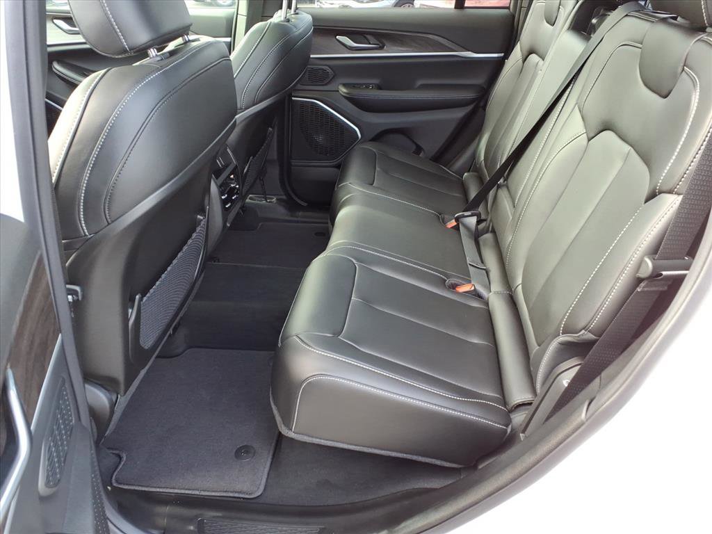 New 2026 Jeep Grand Cherokee Limited w/ Limited Altitude Package image 13