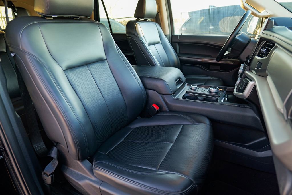 Used 2024 Ford Expedition XLT image 36
