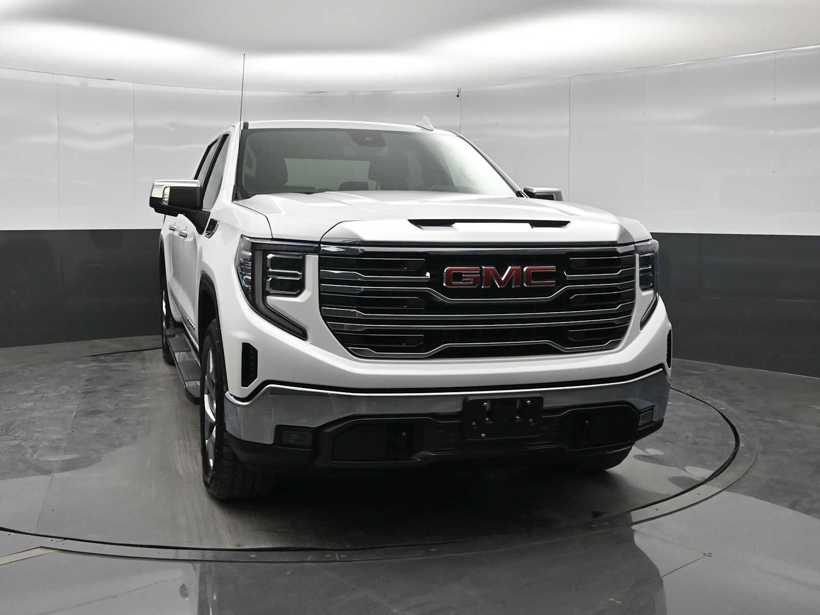Used 2023 GMC Sierra 1500 SLT w/ SLT Premium Package AWD/4WD video 2