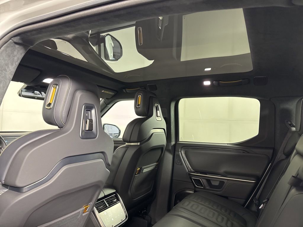 Used 2023 Rivian R1T Adventure image 21