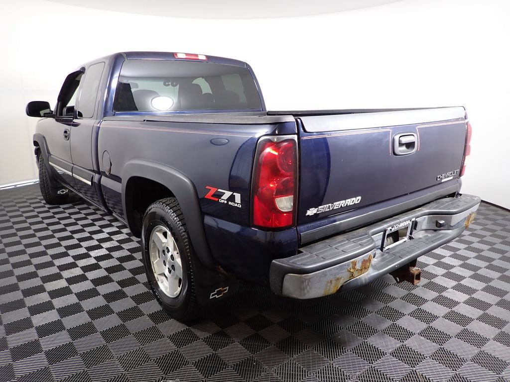 Used 2005 Chevrolet Silverado 1500 4x4 Extended Cab w/ Light Duty Power Package image 12