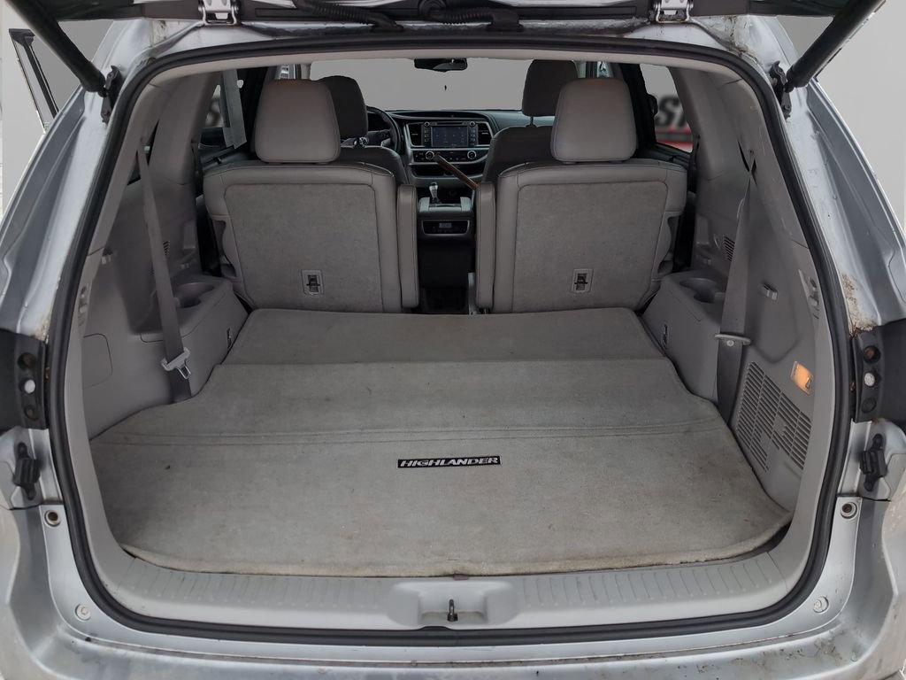 Used 2016 Toyota Highlander XLE image 10