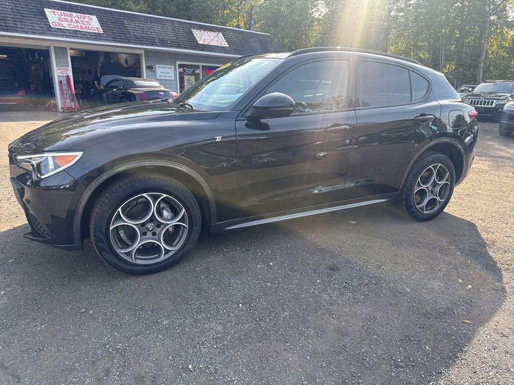 Used 2022 Alfa Romeo Stelvio Ti image 24