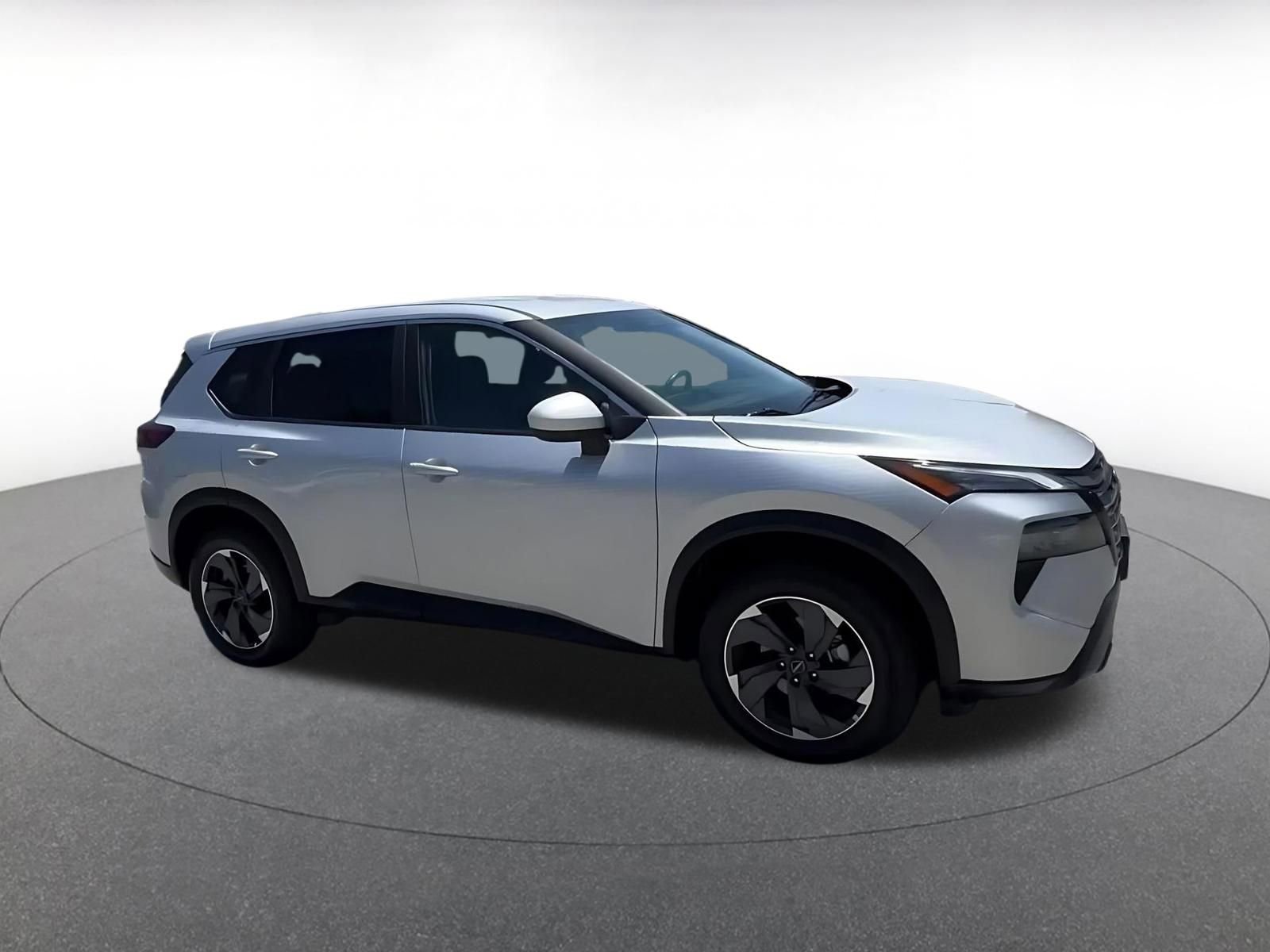 Used 2025 Nissan Rogue SV FWD image 2