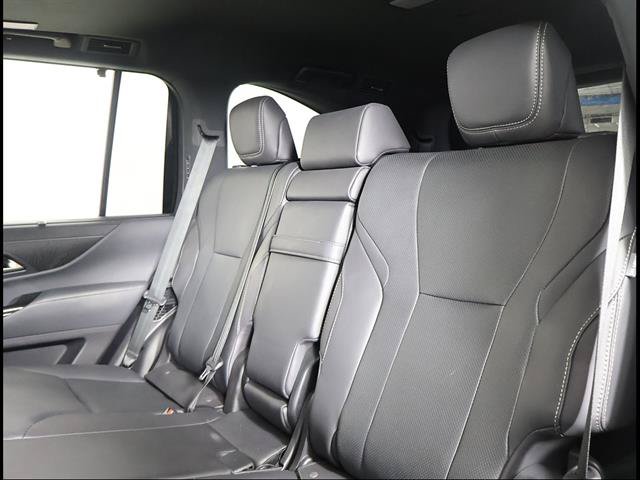 Used 2023 Lexus LX 600 4WD w/ Appearance Package image 10