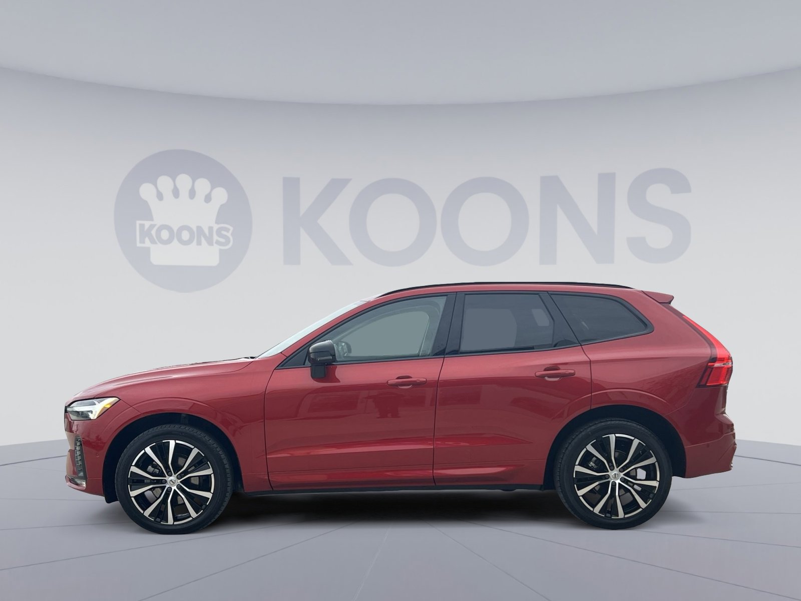 Certified 2023 Volvo XC60 B5 Ultimate w/ Climate Package image 2