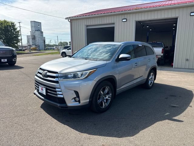 Used 2017 Toyota Highlander Limited Platinum w/ Carpet Mat Package AWD/4WD image 7