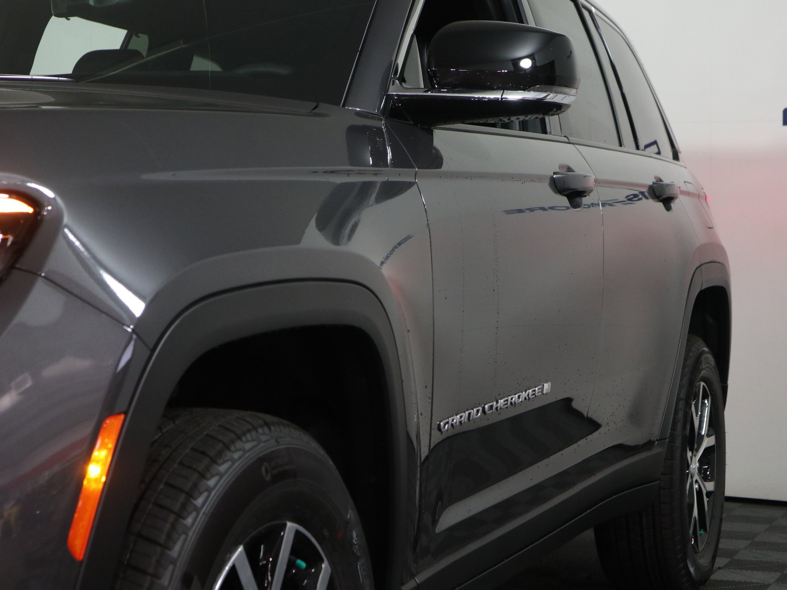 New 2025 Jeep Grand Cherokee Limited w/ Luxury Tech Group II image 11