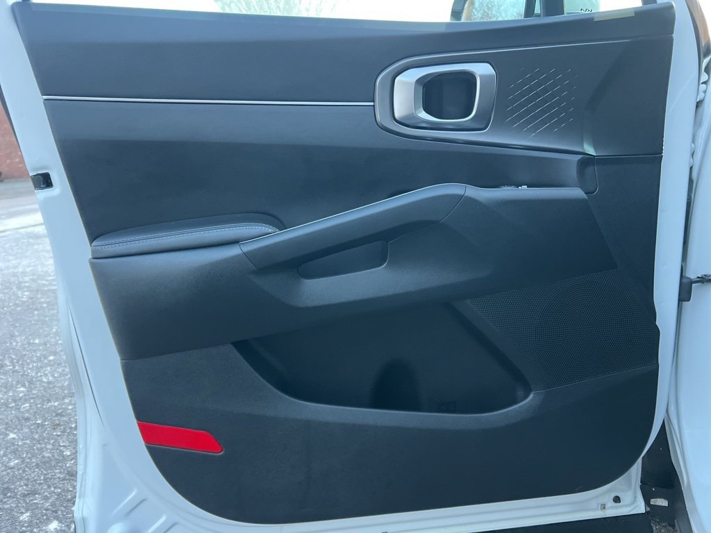 Certified 2023 Kia Sorento EX image 10