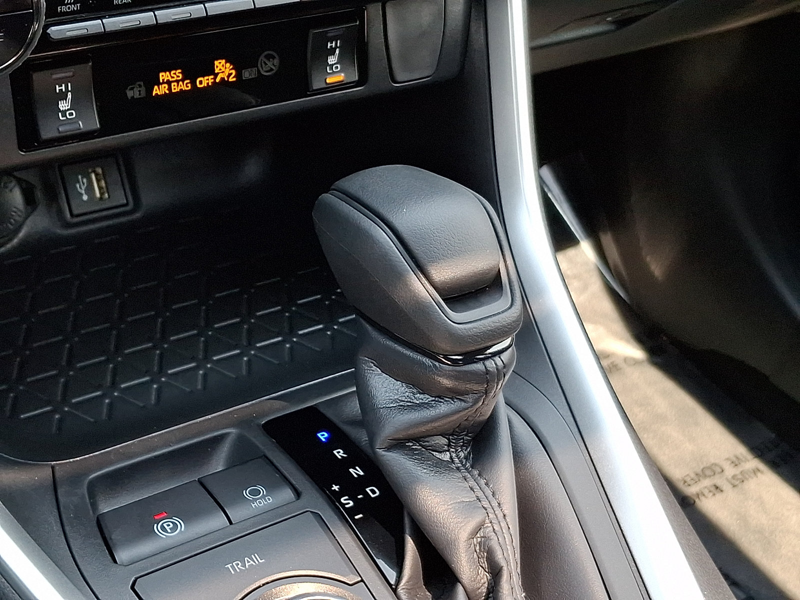 Used 2025 Toyota RAV4 XLE w/ Convenience Package AWD/4WD image 15